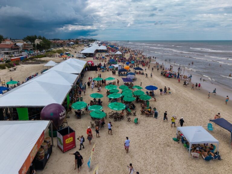 Paleta Atl Ntida Atrai Mil Pessoas O Maior Churrasco De Praia